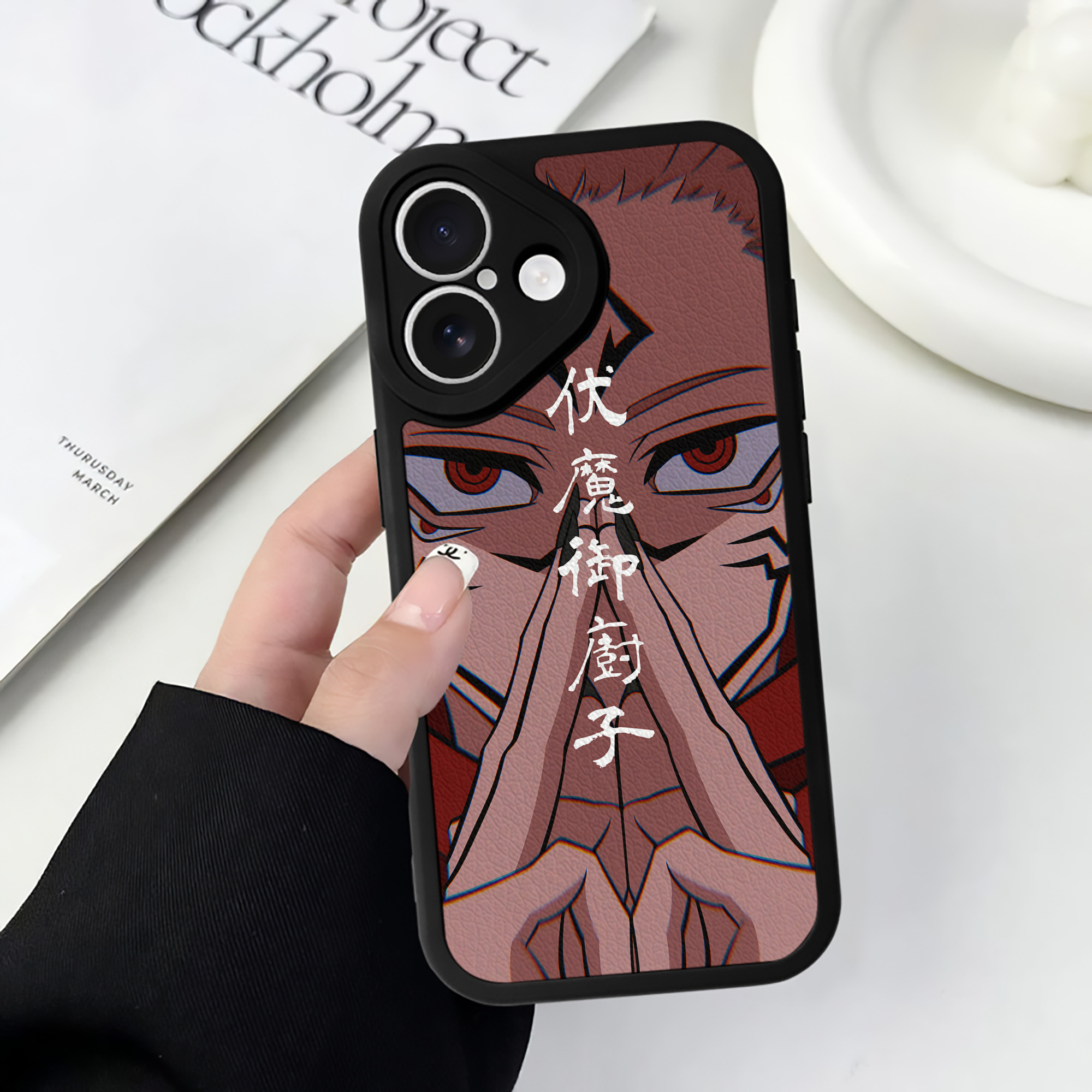 （画像用） 呪術廻戦 Jujutsu Kaisen 【iPhone 16シリーズ対応】シリコンスマホケース（レザー調） 材質：シリコン